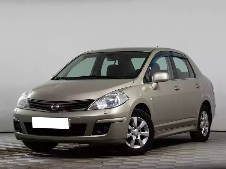 Nissan Tiida, фото №1