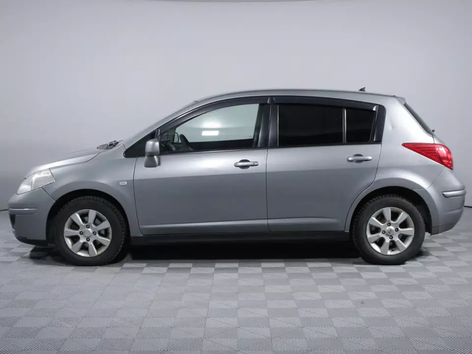 Nissan Tiida, фото №8