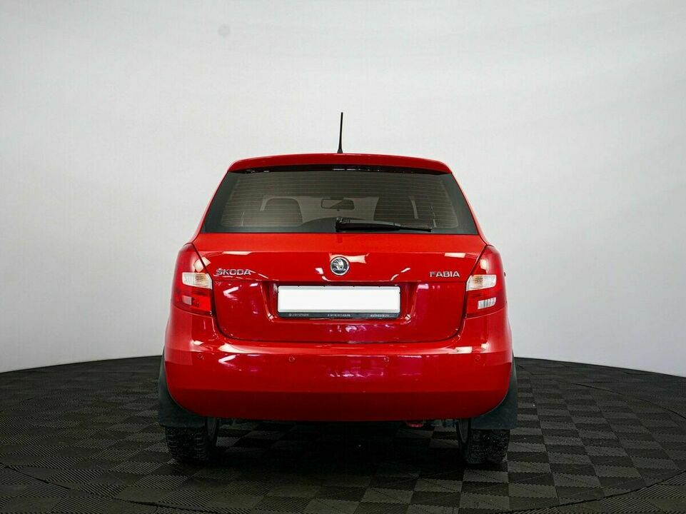 Skoda Fabia II Рестайлинг, фото №3