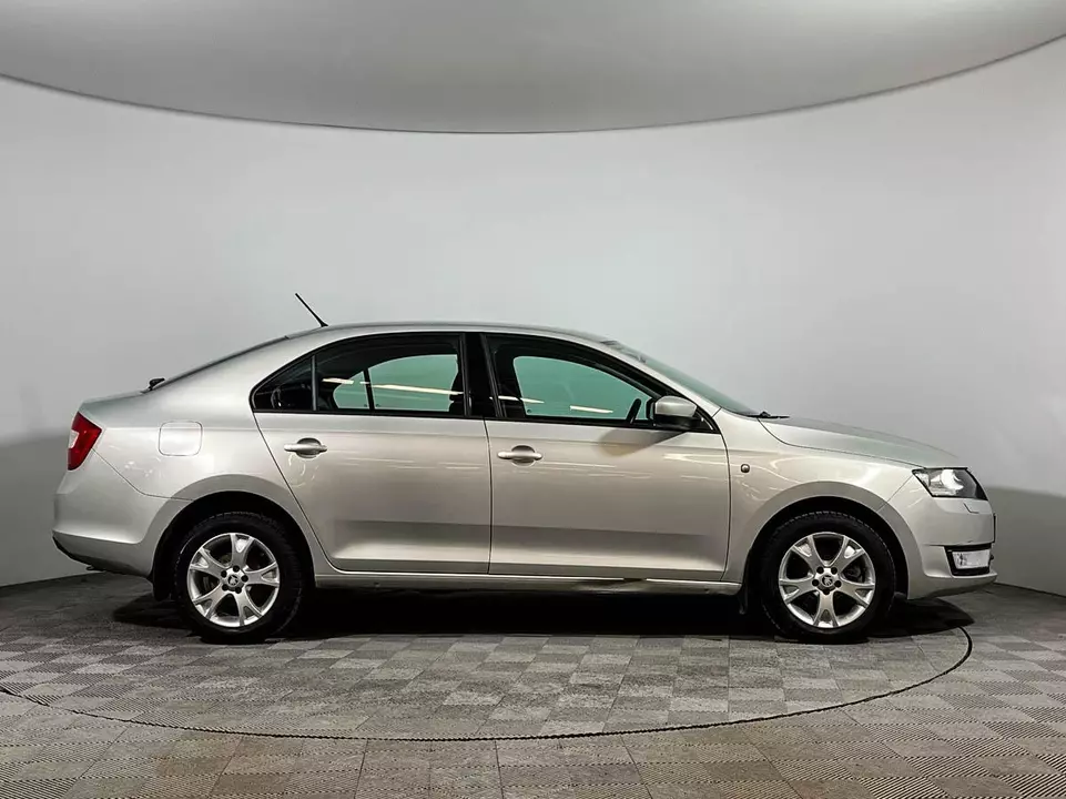 Skoda Rapid, фото №4
