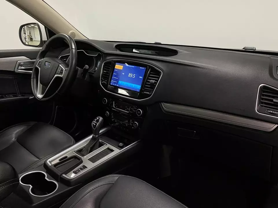 Geely Emgrand X7, фото №11