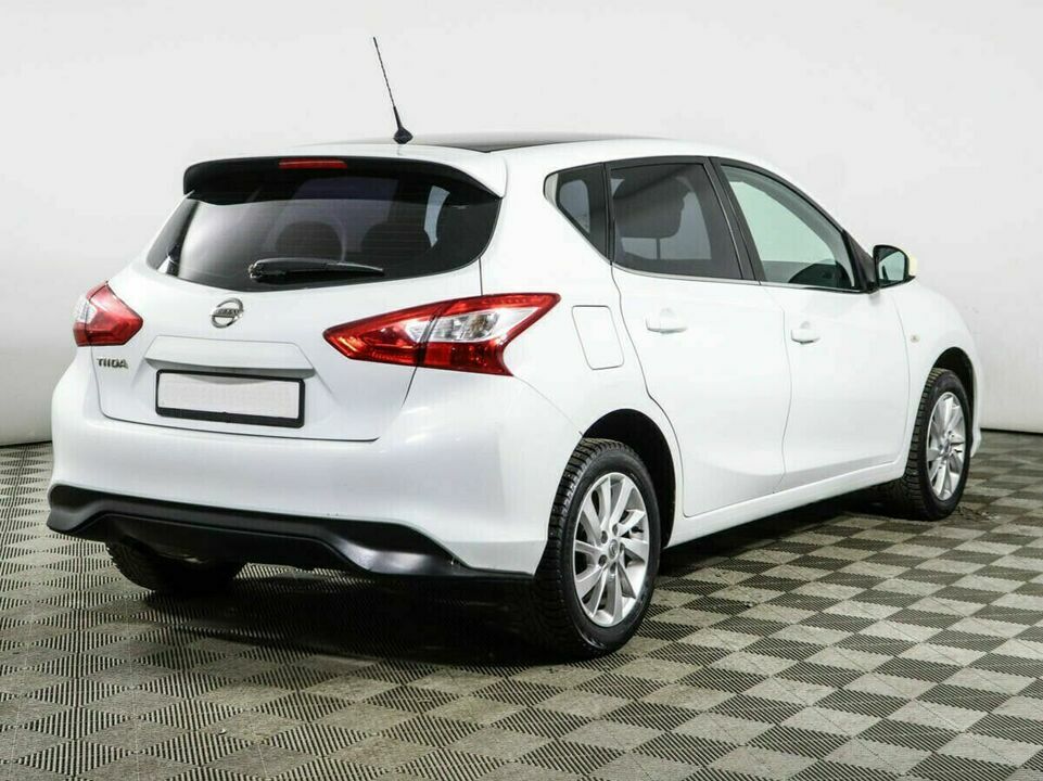 Nissan Tiida II, фото №2