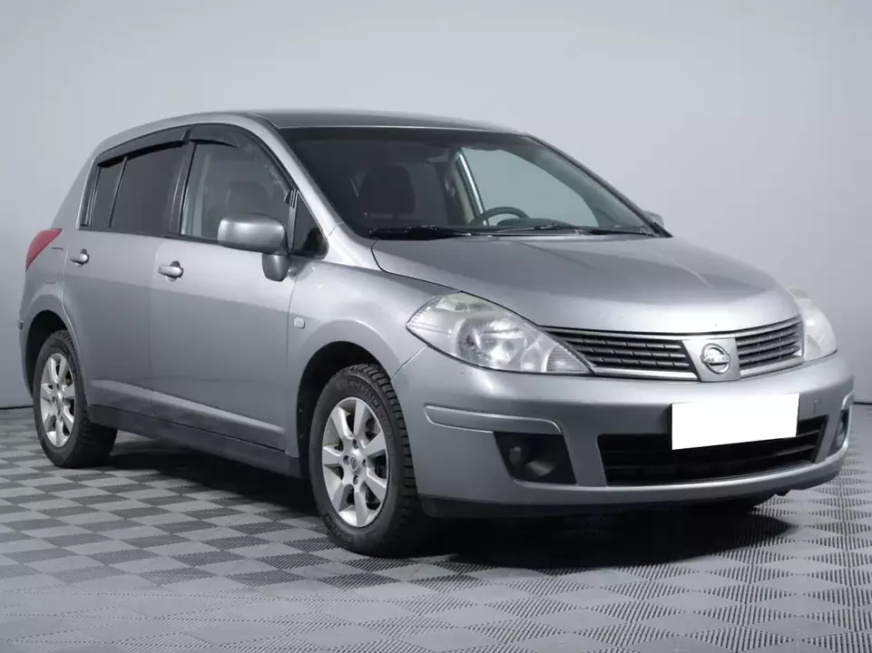 Nissan Tiida, фото №3