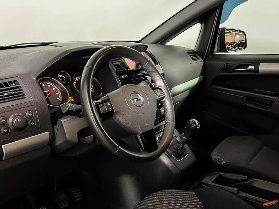 Opel Zafira, фото №13