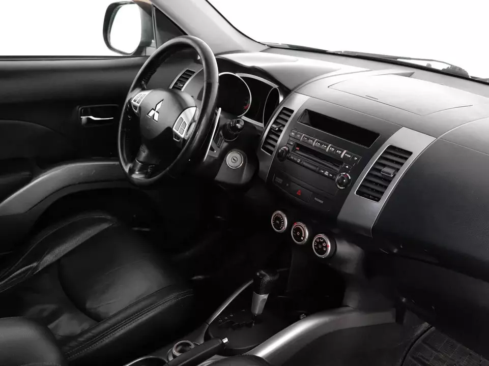 Mitsubishi Outlander, фото №7