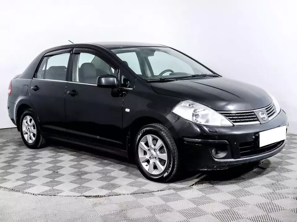 Nissan Tiida, фото №5