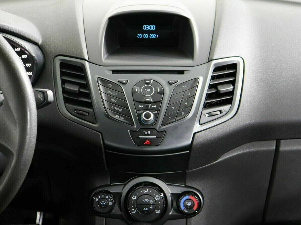 Ford Fiesta Mk6 Рестайлинг, фото №7
