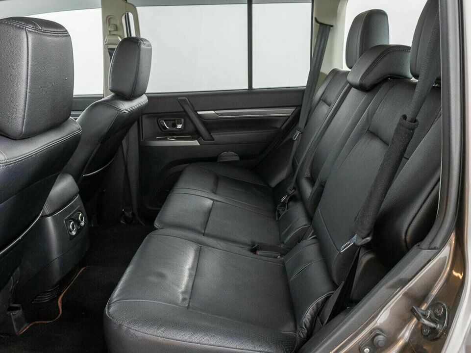 Mitsubishi Pajero IV Рестайлинг 1, фото №11
