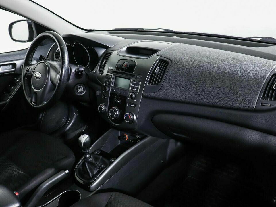 Kia Cerato 5-speed II, фото №5