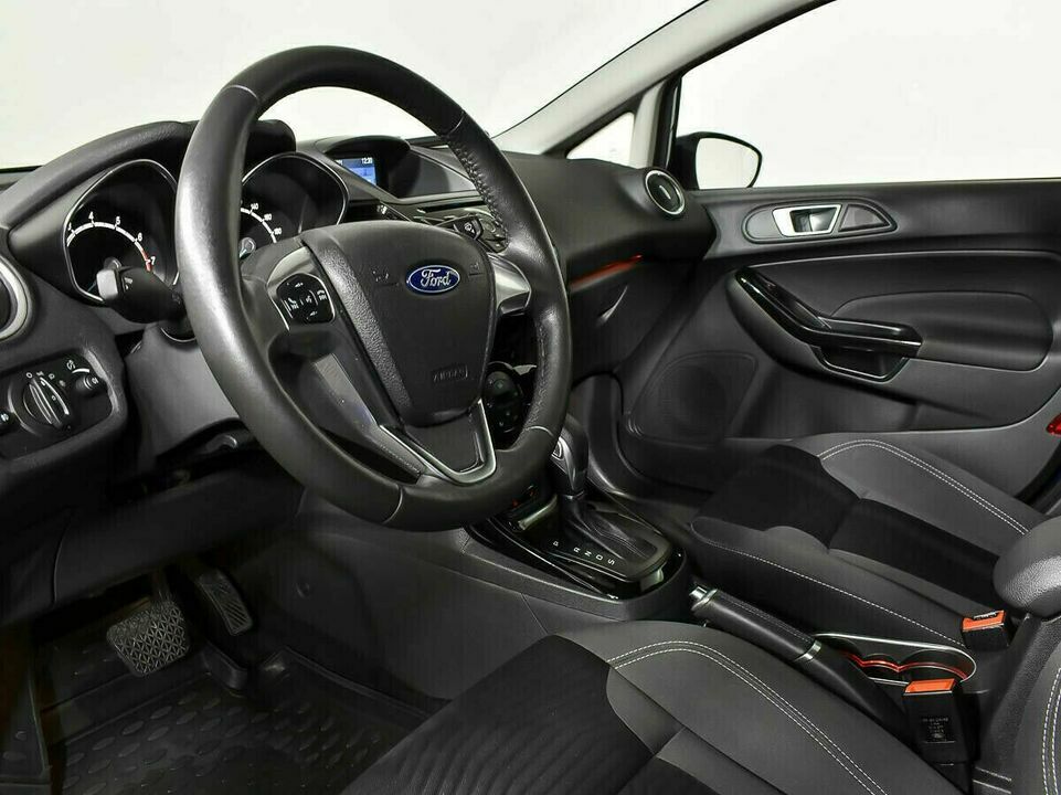 Ford Fiesta Mk6 Рестайлинг, фото №6