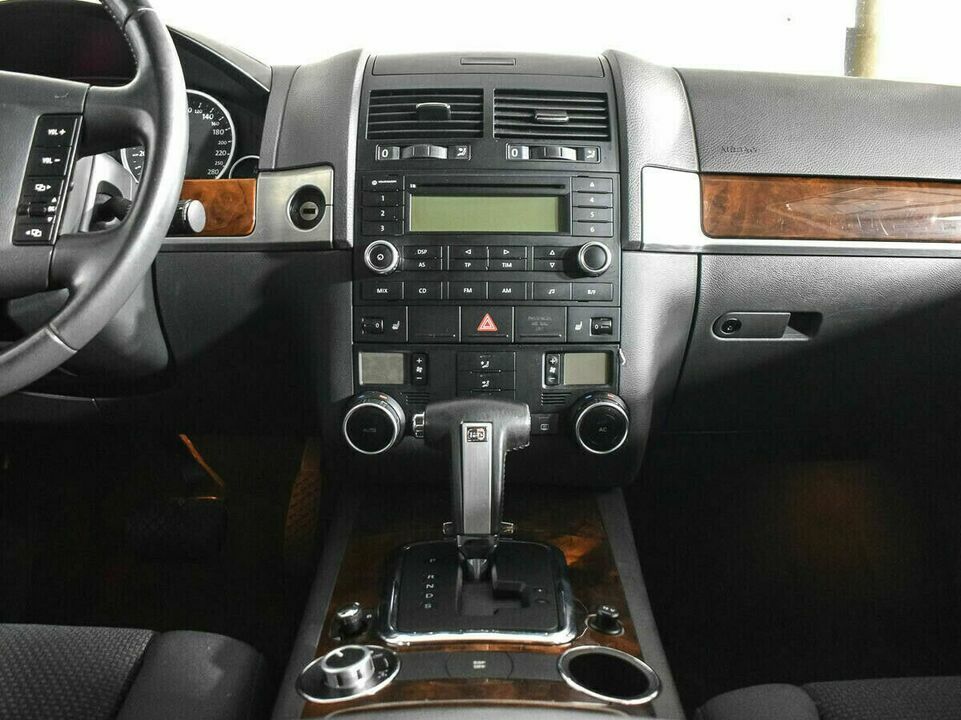 Volkswagen Touareg I Рестайлинг, фото №6