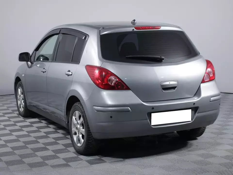 Nissan Tiida, фото №7