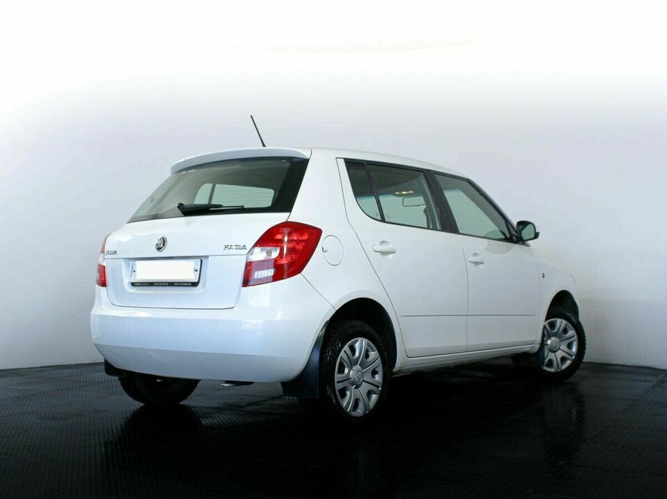 Skoda Fabia II Рестайлинг, фото №3