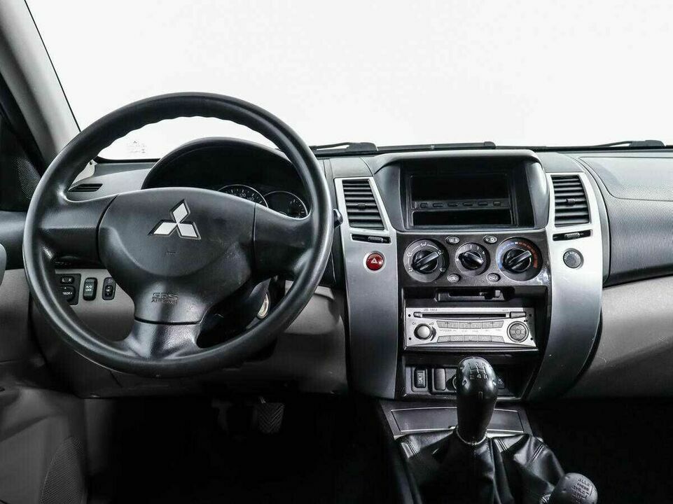 Mitsubishi pajero sport мкпп 2012 с пробегом 99 499 км, фото №4
