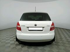 Skoda Fabia II Рестайлинг, фото №3