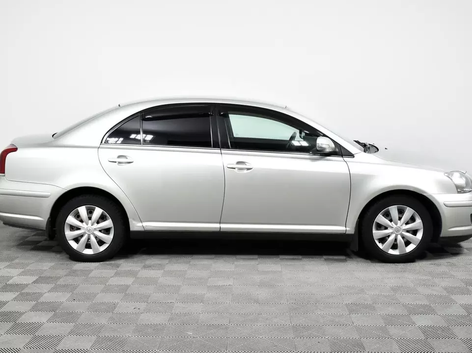 Toyota Avensis, фото №4
