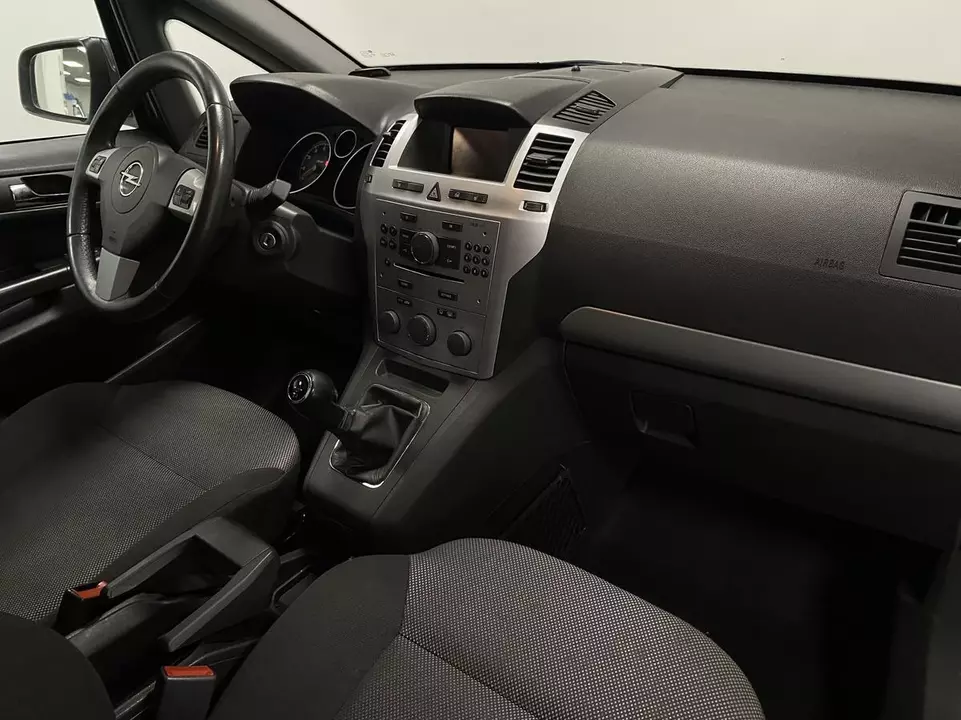 Opel Zafira, фото №11
