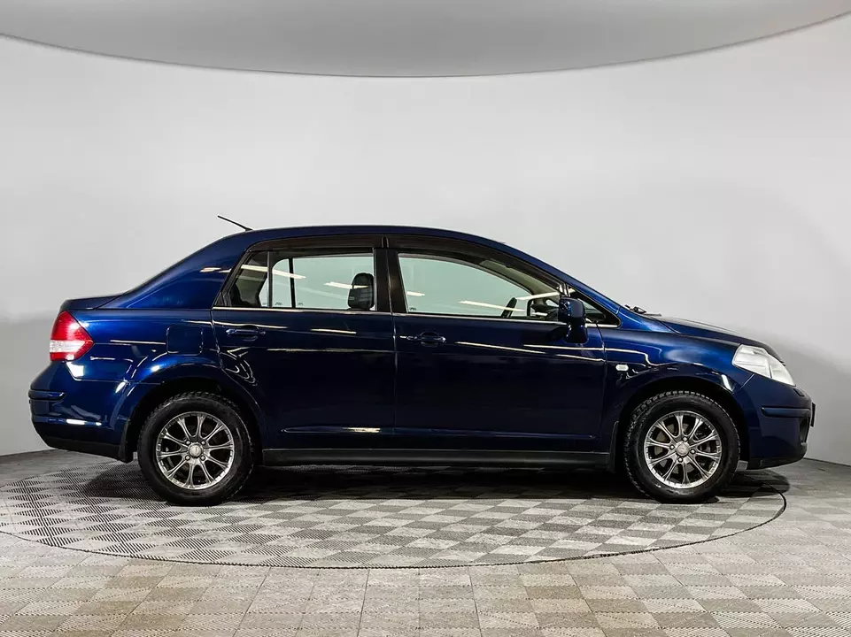 Nissan Tiida, фото №4