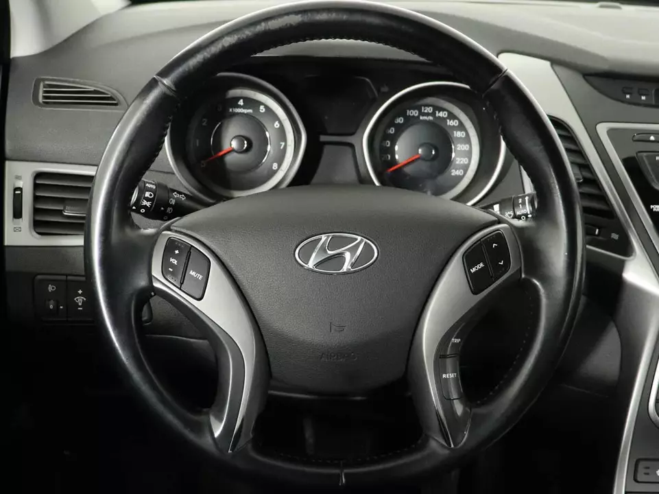 Hyundai Elantra, фото №11