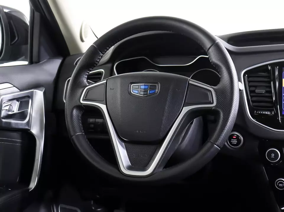 Geely Emgrand X7, фото №17