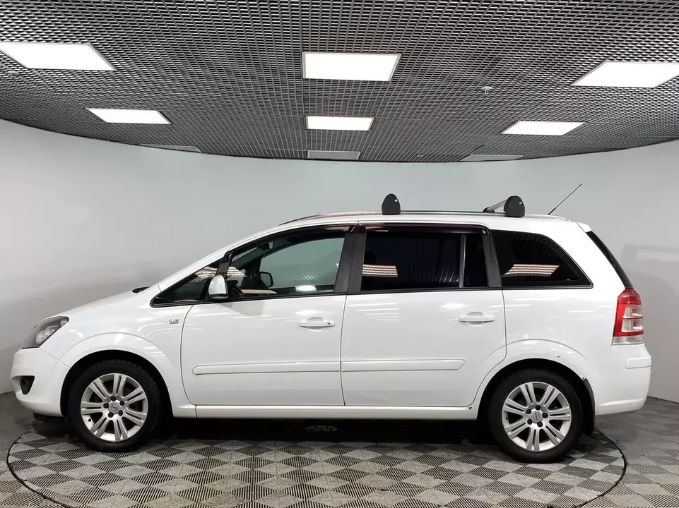 Opel Zafira, фото №8